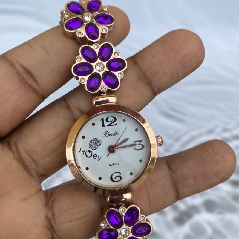 Vintage purple detailed wrist watch